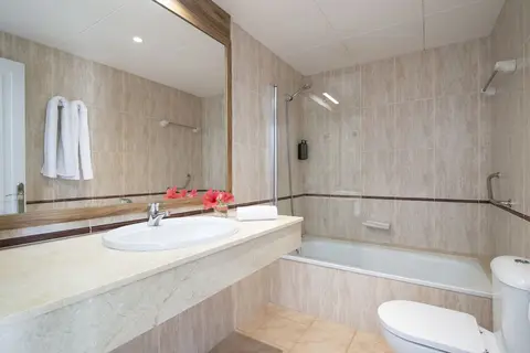 Pierre Vacances Apartamentos Menorca Cala Blanes in Cala en Blanes — foto 28