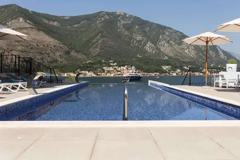 Huma Kotor Bay Hotel & Villas in Dobrota — foto 2