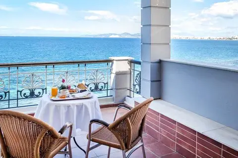 Coral Hotel in Δήμος Παλαιού Φαλήρου — foto 23