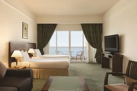 Ramada by Wyndham Beach Hotel Ajman in إمارة عجمان — foto 14
