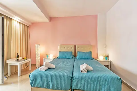 Palotel Luxury Hotel in Γουβιά — foto 2