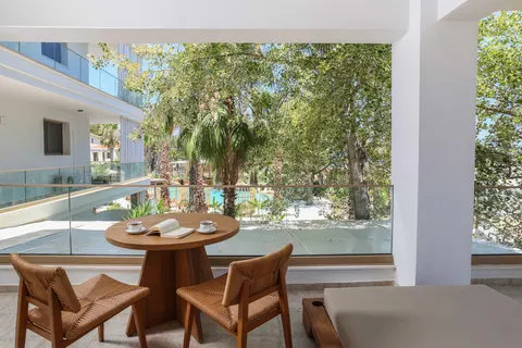 Nusa Suites & Villas in Pallini Municipal Unit — foto 15