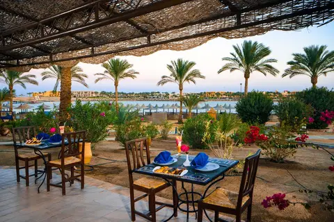 Steigenberger Coraya Beach in Sabbar Bar — foto 9