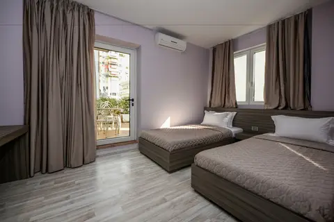 Sky Hotel in Tirana — foto 9