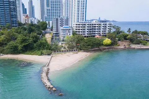 Golden Tulip Pattaya Beach Resort in พัทยา — foto 15