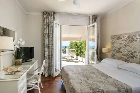 Il Negresco in Forte Dei Marmi — foto 11