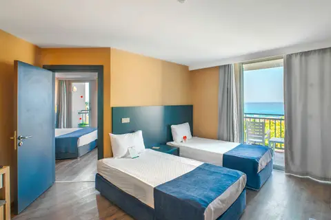 Eftalia Marin in Alanya — foto 7