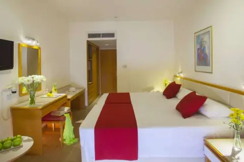 Hotel Queens Bay in Kissonerga — foto 5