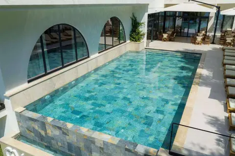 Great White Hotel in Shëngjin