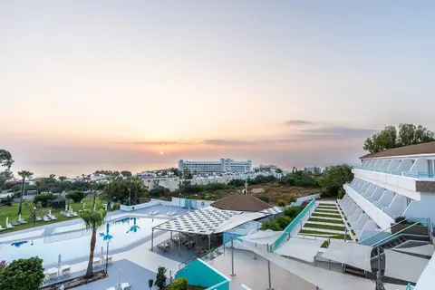 Adelais Bay in Paralimni — foto 29