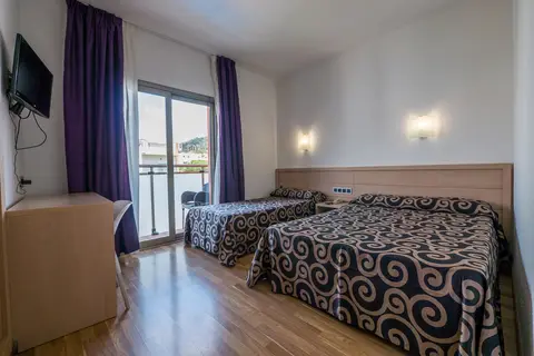 Tossa Beach Center in Tossa de Mar — foto 15