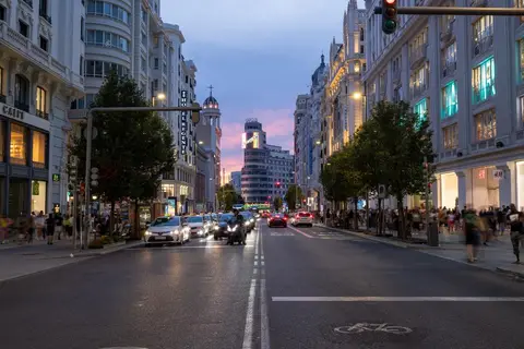 Avenida Gran Vía in Madrid — foto 23