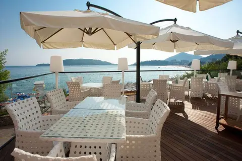 Aleksandar in Budva — foto 7
