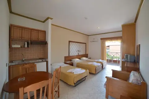 Angelina’s Hotel & Apartments in Σιδάρι — foto 8