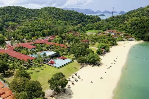 Holiday Villa Beach Resort & Spa in Pantai Tengah