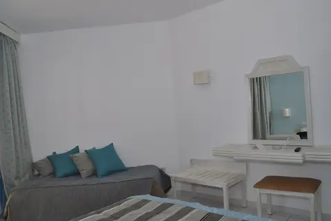 Neptunia Beach in المنستير — foto 14