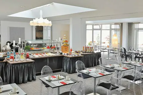Victor's Residenz-Hotel Munchen in Unterschleißheim — foto 8