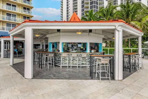Ramada Plaza by Wyndham Marco Polo Beach Reso in Sunny Isles Beach — foto 5