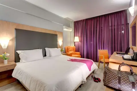 Polis Grand in Athene — foto 10