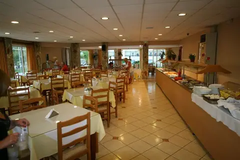 Village Inn Studios & Appartementen in Laganas Municipal Unit, foto 12