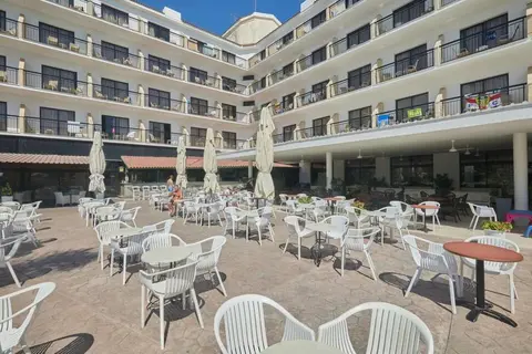 Tsokkos Gardens Hotel Apartments in Παραλίμνι — foto 8