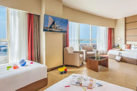 Khalidiya Palace Beach in Al Bateen — foto 15