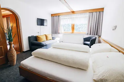 Hotel Tia Apart in Schwarzenberg — foto 2
