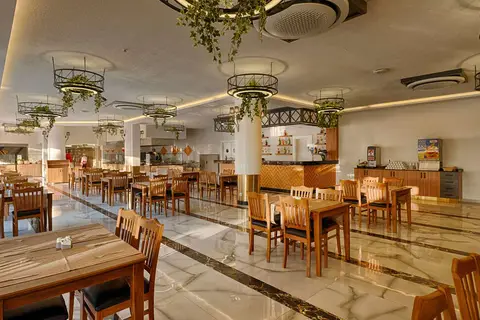 Grand Uysal Beach & Spa Hotel in Alanya — foto 4