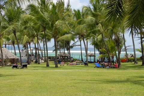 Voyager Beach Resort in ziwa La Ng'ombe ward — foto 3