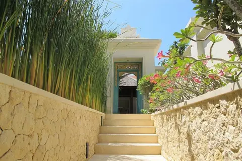 The Royal Santrian Luxury Beach Villas in Kuta Selatan — foto 18