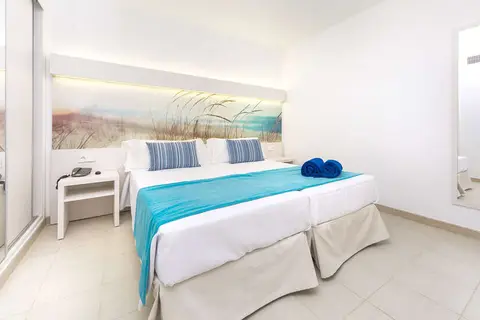 Globales Apartamentos Lord Nelson in es Migjorn Gran — foto 3