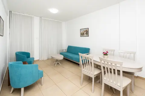 Flora Hotel Apartments in Παραλίμνι — foto 21