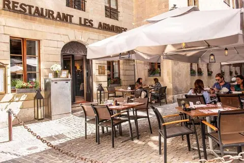 Les Armures in Genève — foto 10