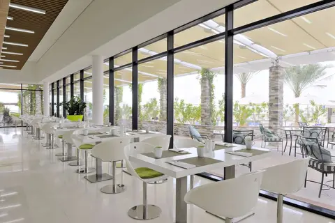 Yas Plaza Bay by IHG in Yas Island, Abu Dhabi — foto 10