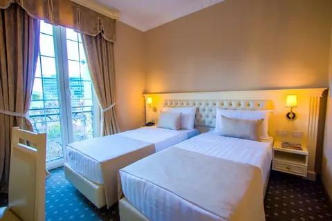 Lot Boutique Hotel in Tirana — foto 10