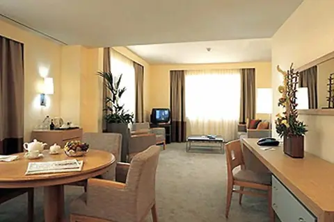 Novotel World Trade Centre Dubai in Dubai — foto 17