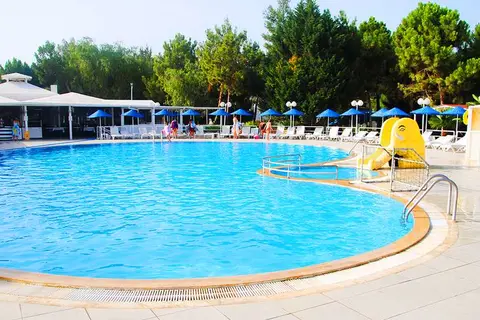 Hotel Flora Suites in Kuşadası