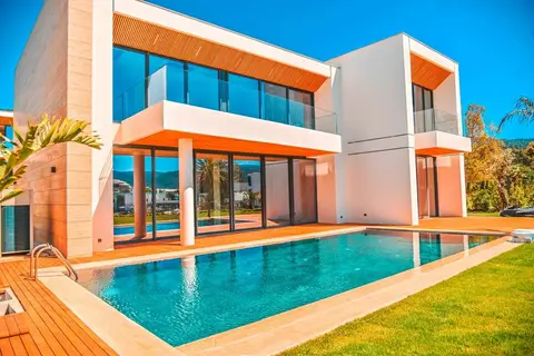 The Norm Collection Door'a in Bodrum