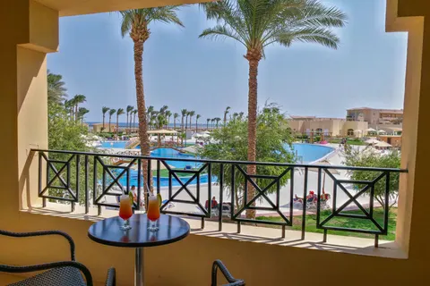 Cleopatra Luxury Resort in Xanadu Club Makadi Bay — foto 6