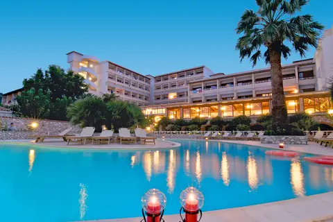 Esperides Beach Hotel in Αχλαδιάς — foto 4