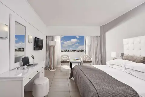TUI Blue Atlantica Bay in Agios Tychonos — foto 4