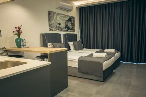 Courtyard Long Beach Holiday Resort in Trikomo — foto 16