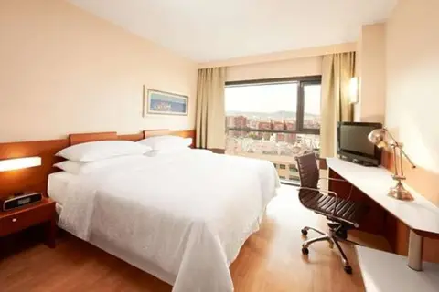 Four Points by Sheraton Barcelona Diagonal in Barcelona — foto 2