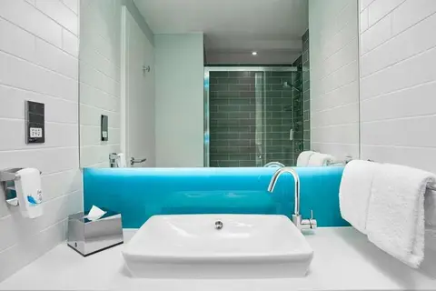 Holiday Inn Express Tbilisi Avlabari in Tbilisi — foto 12