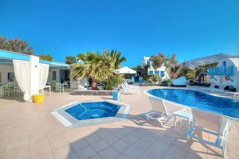Marillia Village in Thira Municipal Unit