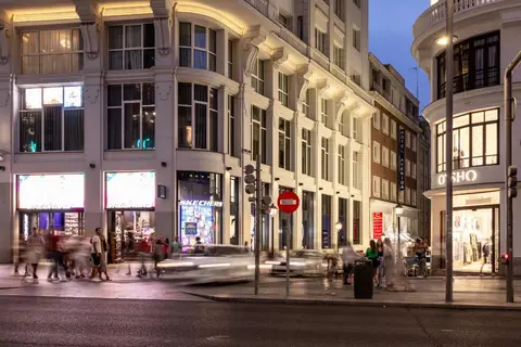 Avenida Gran Vía in Madrid — foto 27