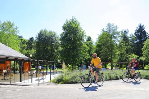 Camping Hameau De L Ourthe foto 16