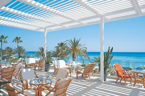 Sunrise Beach Hotel in Παραλίμνι — foto 5