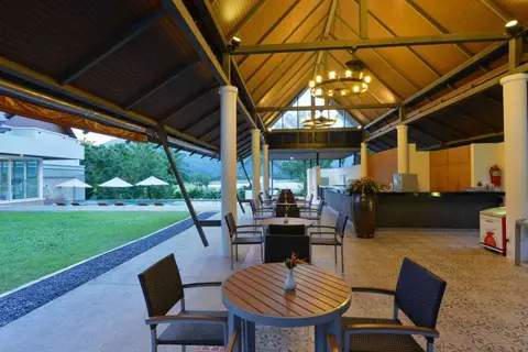 Tinidee Golf Resort Phuket in ตำบลกะทู้ — foto 22