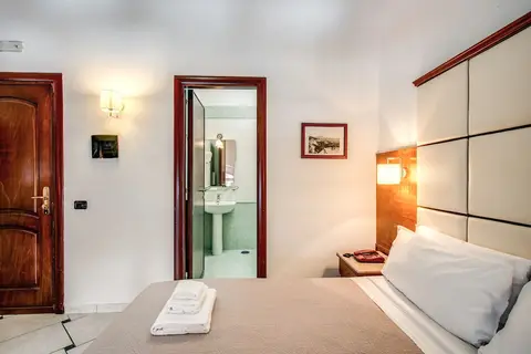 Hotel Garibaldi in Napels — foto 22